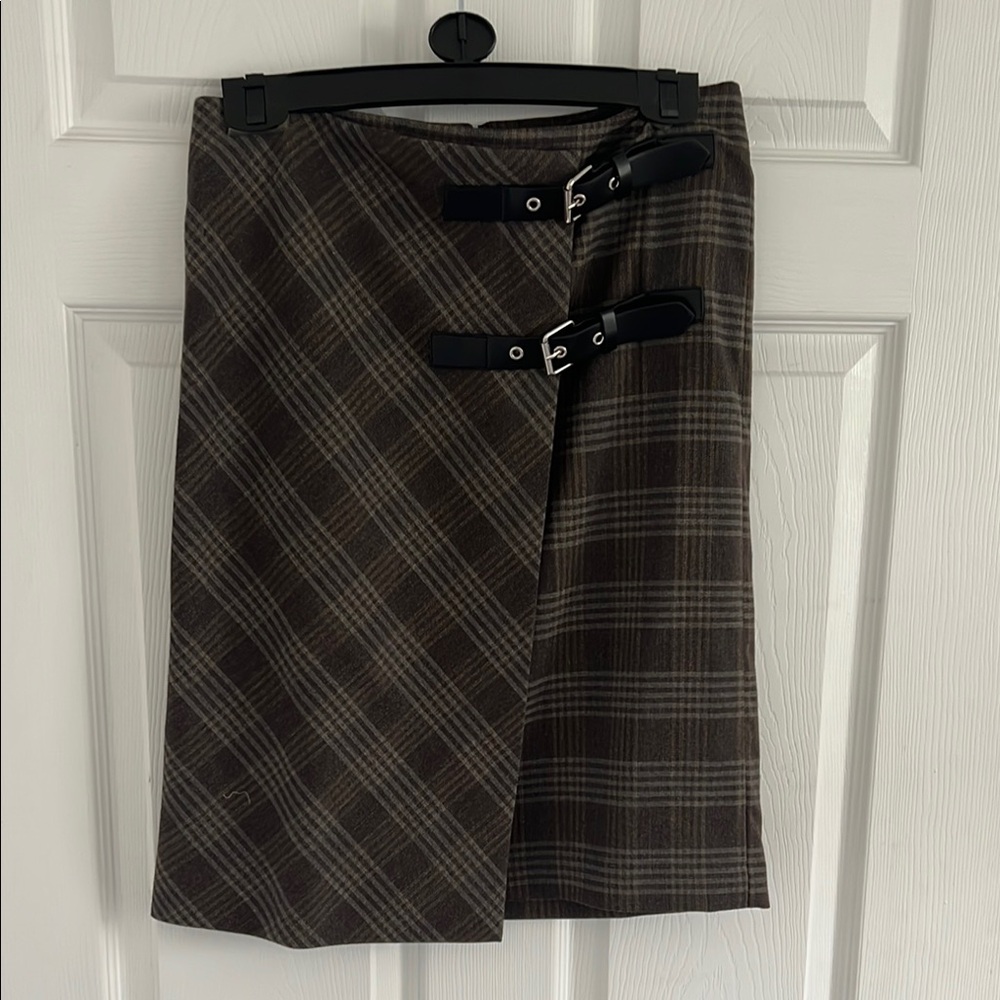 New with tag Mango Plaid Brown Skirt with Buckle Accents